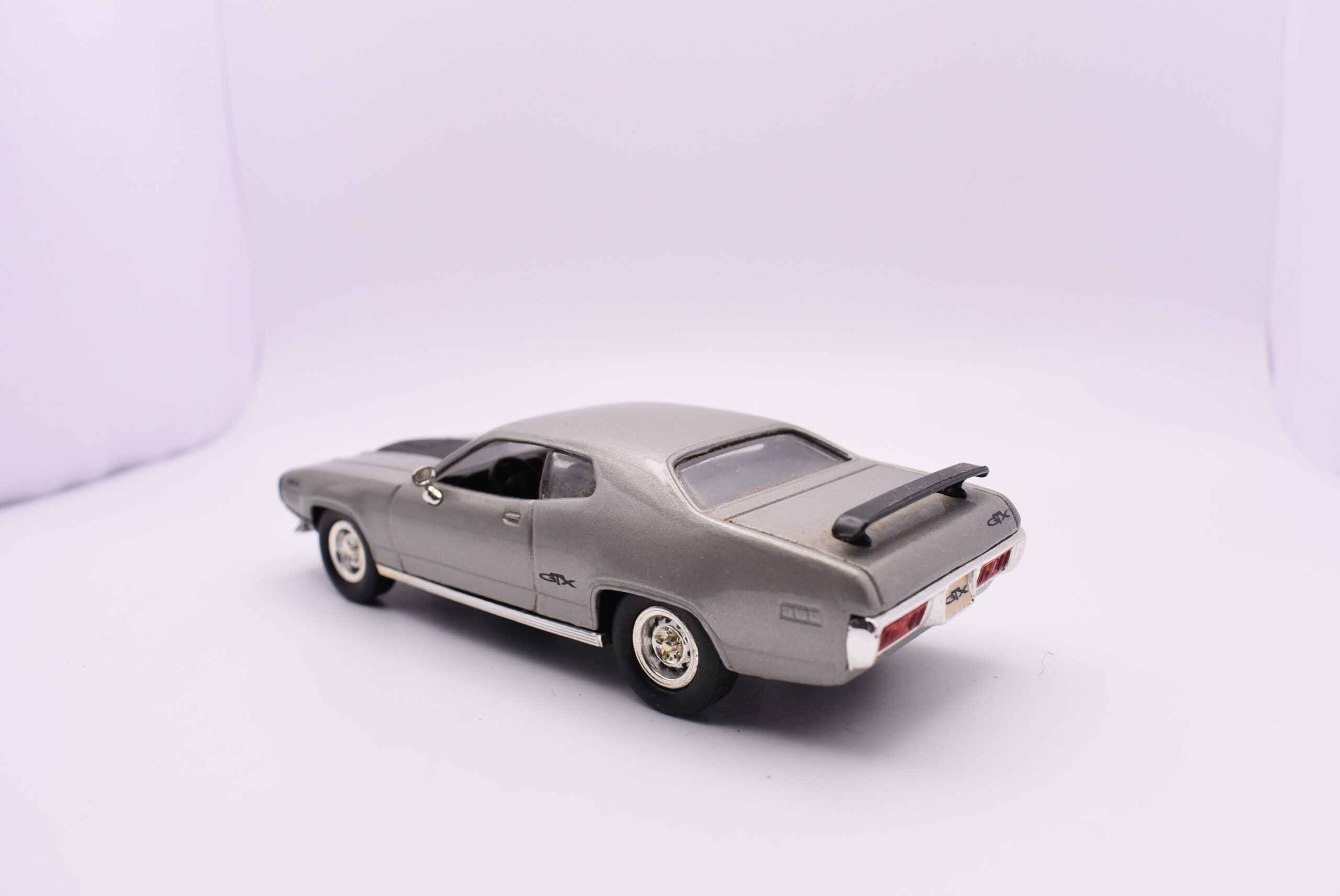 Modellino auto scala 1:43 plymouth gtx road signature diecast modellismo statico - Image 3
