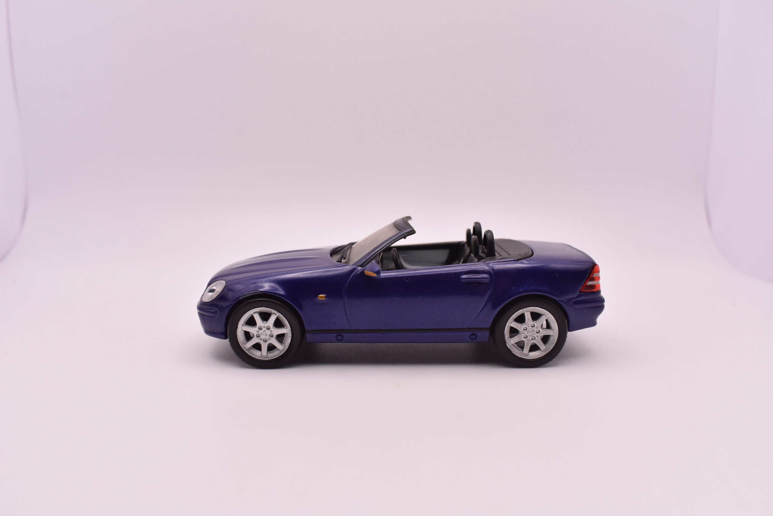 Modellino auto scala 1:43 mercedes benz slk 320 diecast modellismo statico - Image 2