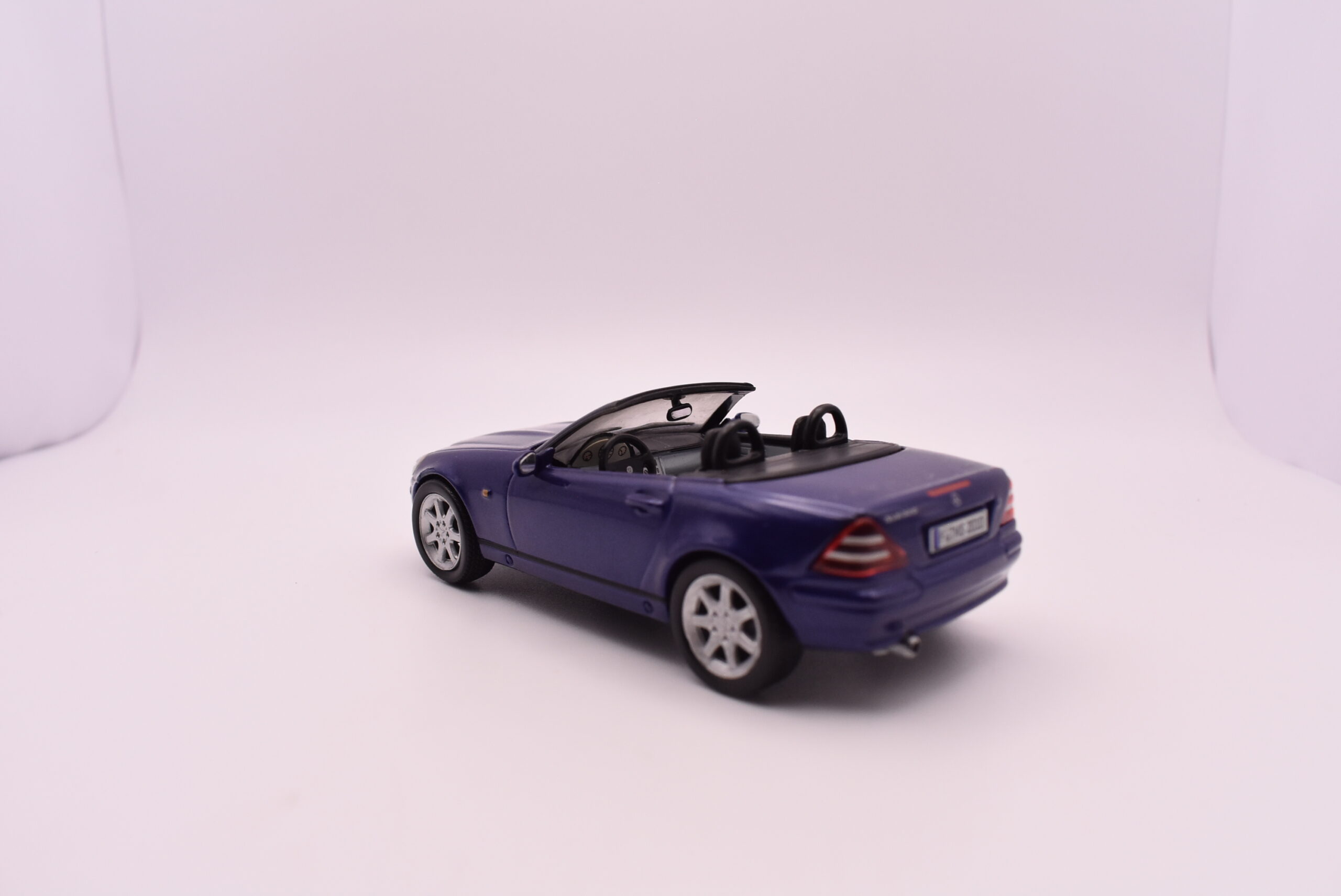 Modellino auto scala 1:43 mercedes benz slk 320 diecast modellismo statico - Image 3