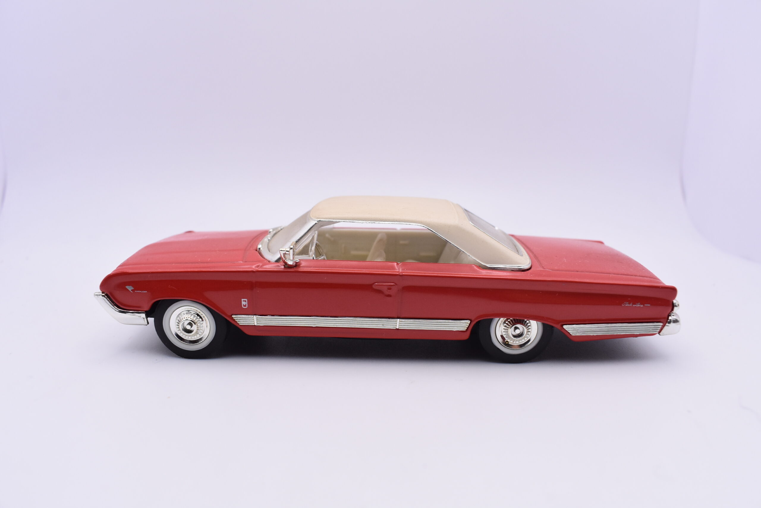 Modellino auto scala 1:43 mercury marauder road signature diecast modellismo statico - Image 2