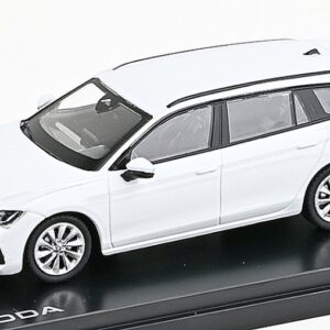 Modellino auto scala 1:43 SKODA SUPERB IV COMBI WHITE diecast modellismo statico