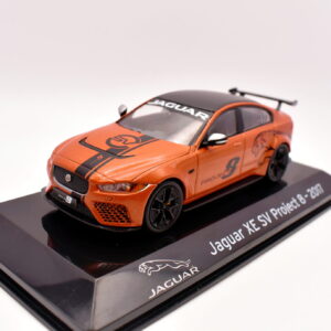 Modellino auto scala 1:43 jaguar XE SV project 8 diecast modellismo statico