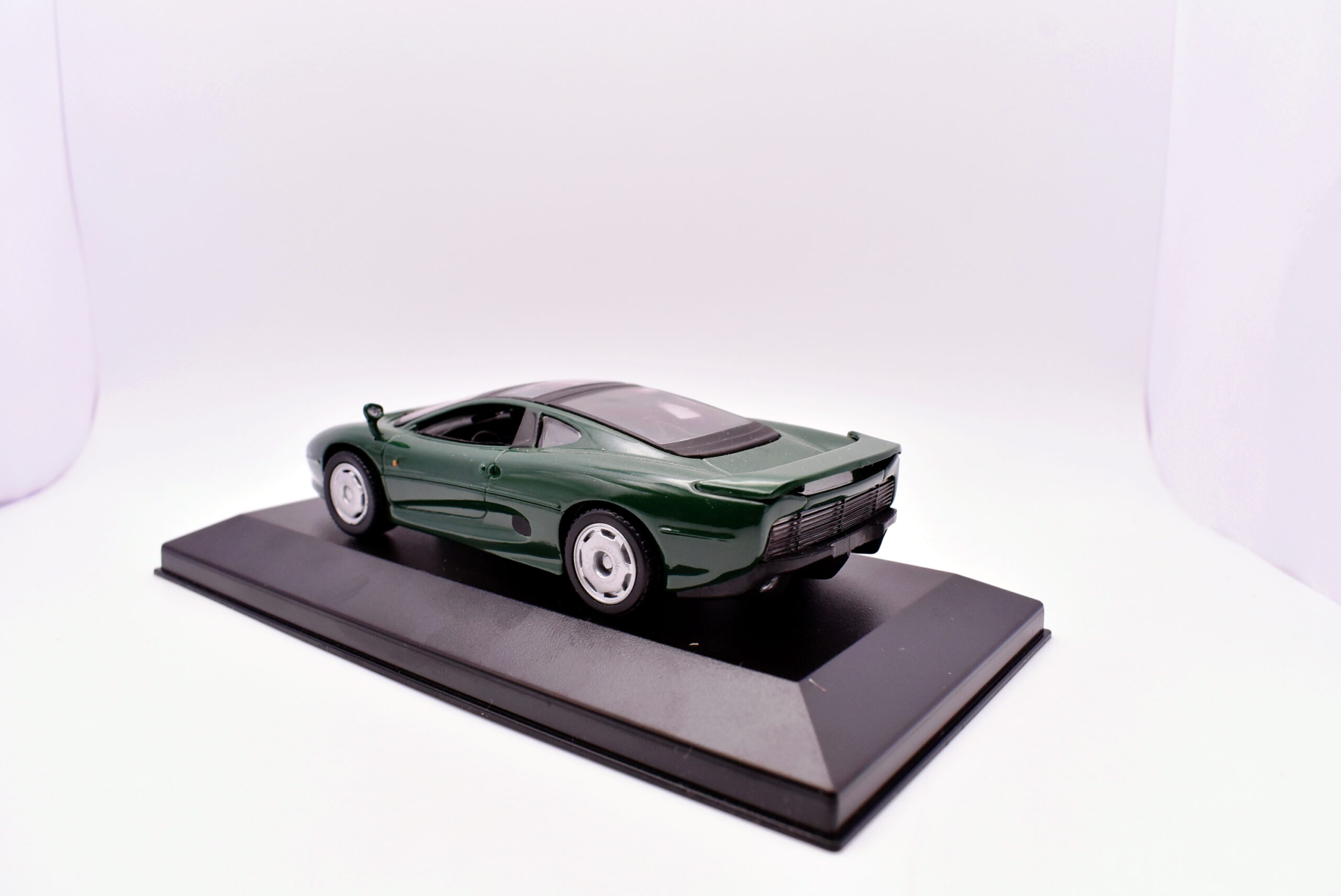 Modellino auto scala 1:43 jaguar XJ220 modellismo da collezione - Image 3
