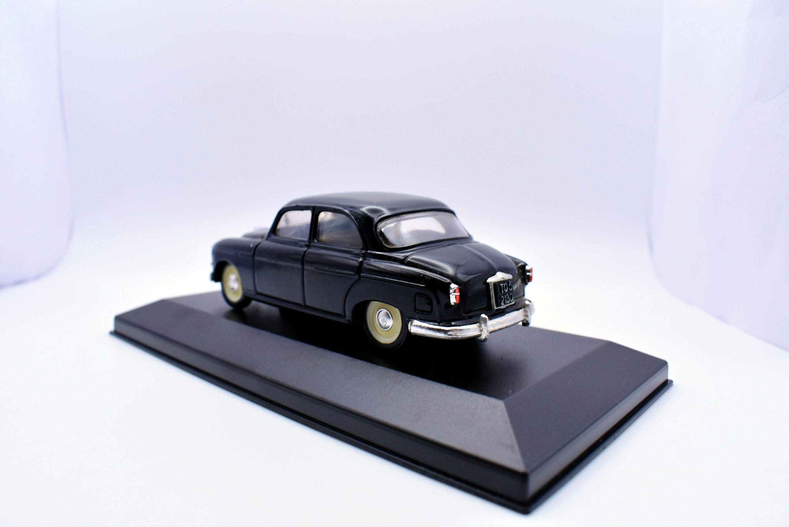 Modellino auto scala 1:43 fiat 1400 modellismo da collezione - Image 3