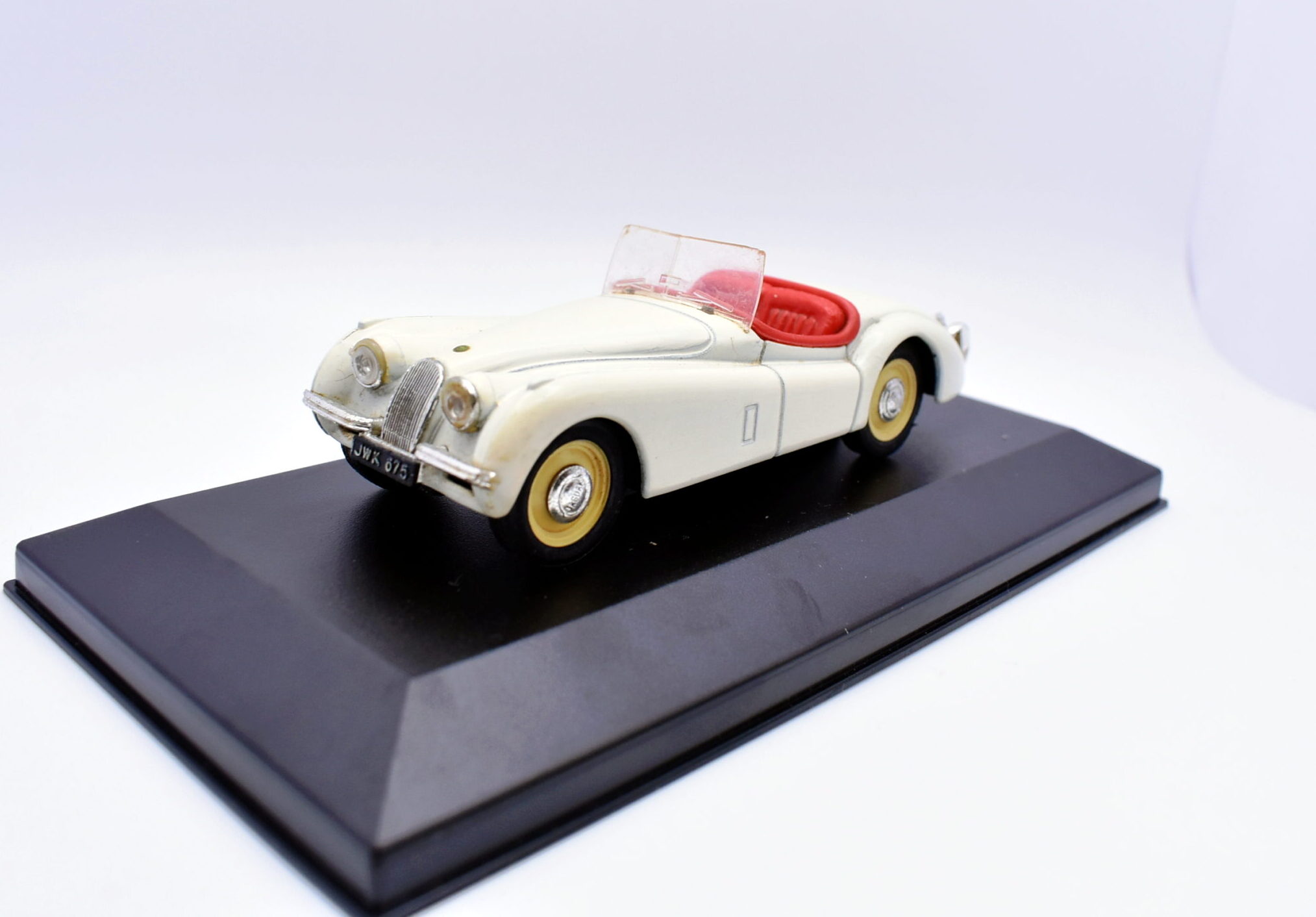 Modellino auto scala 1:43 jaguar xk120 brumm modellismo da collezione
