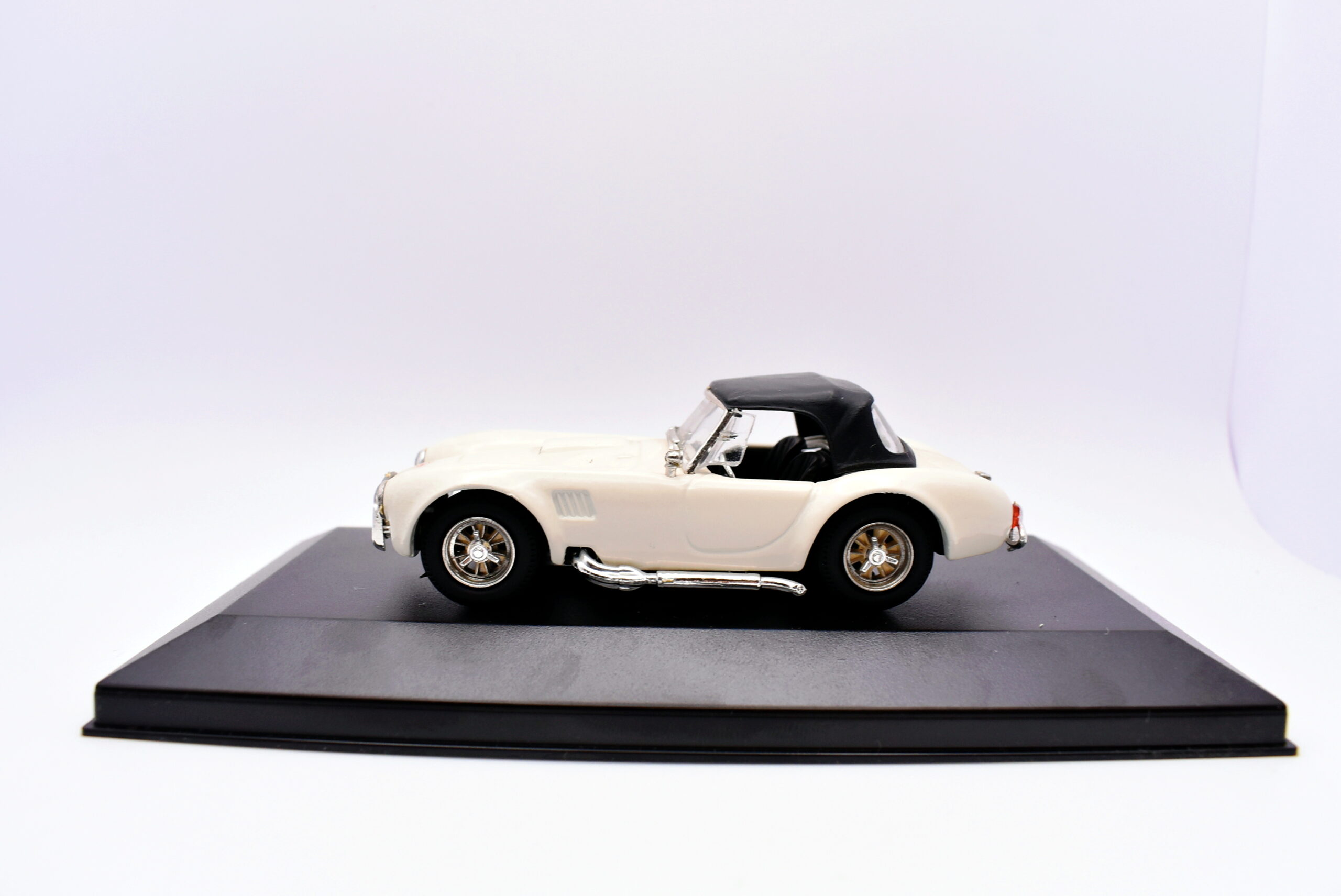 Modellino auto scala 1:43 shelby cobra 427 modellismo da collezione - Image 2