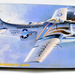Modellini aerei militari model kit montaggio A-1H SKYRAIDER U.S. NAVY hasegawa scala 1:72 modellismo