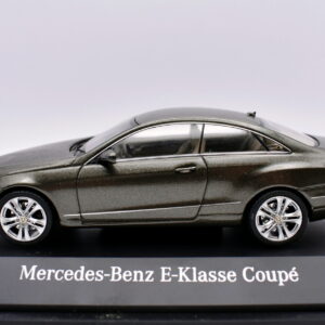 Modellino auto scala 1:43 mercedes benz e class coupe schuco modellismo