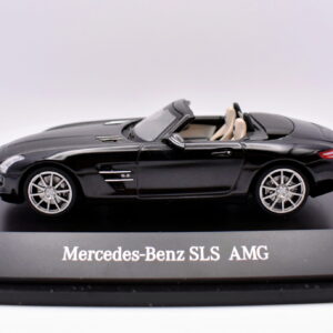 Modellino auto scala 1:43 mercedes benz SLS AMG roadster schuco modellismo