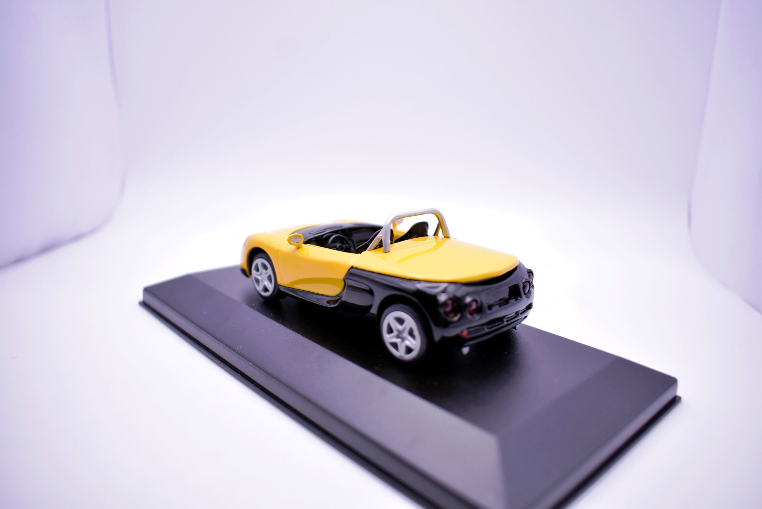 Modellino auto scala 1:43 renault spider modellismo da collezione - Image 3
