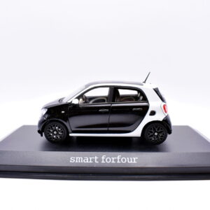 Modellino auto scala 1:43 smart forfour diecast modellismo collezione Norev