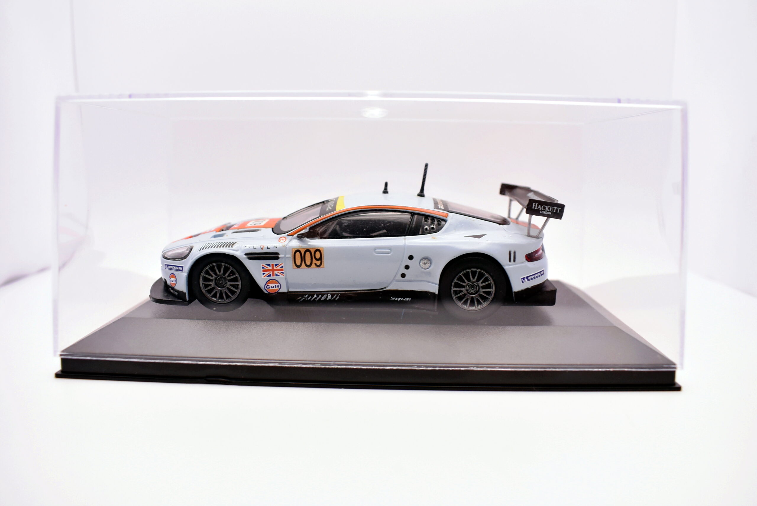 Modellino auto scala 1:43 aston martin dbr9 diecast modellismo statico - Image 2