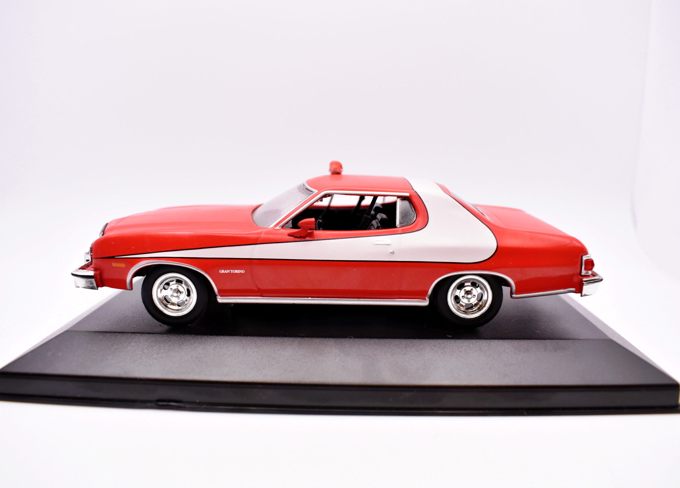 Modellino auto scala 1:43 ford gran torino greenlight diecast modellismo statico