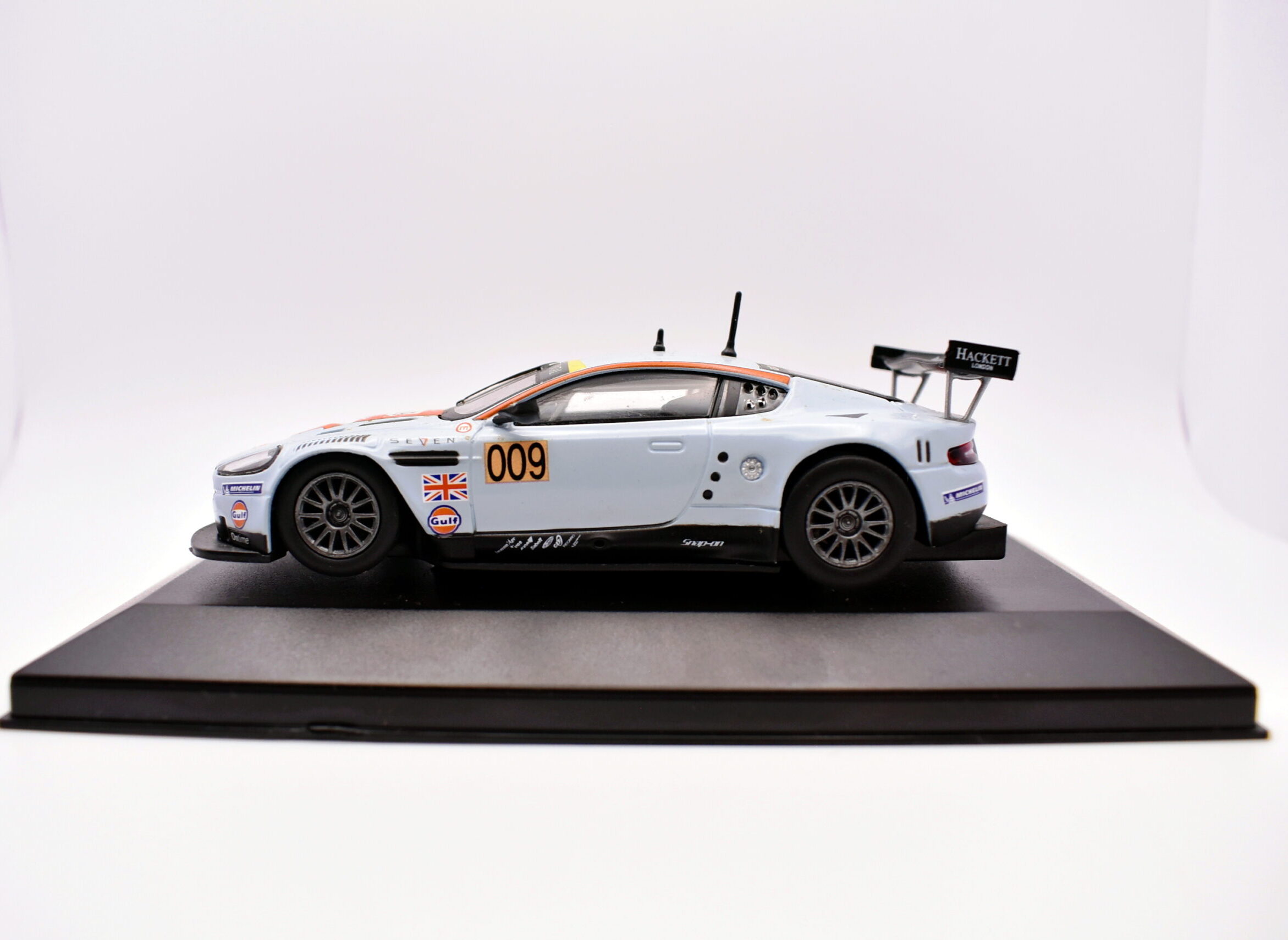 Modellino auto scala 1:43 aston martin dbr9 diecast modellismo statico - Image 4