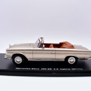 Modellino Auto Scala 1:43 mercedes benz 280 SE 3.5 cabrio Spark diecast modellismo statico