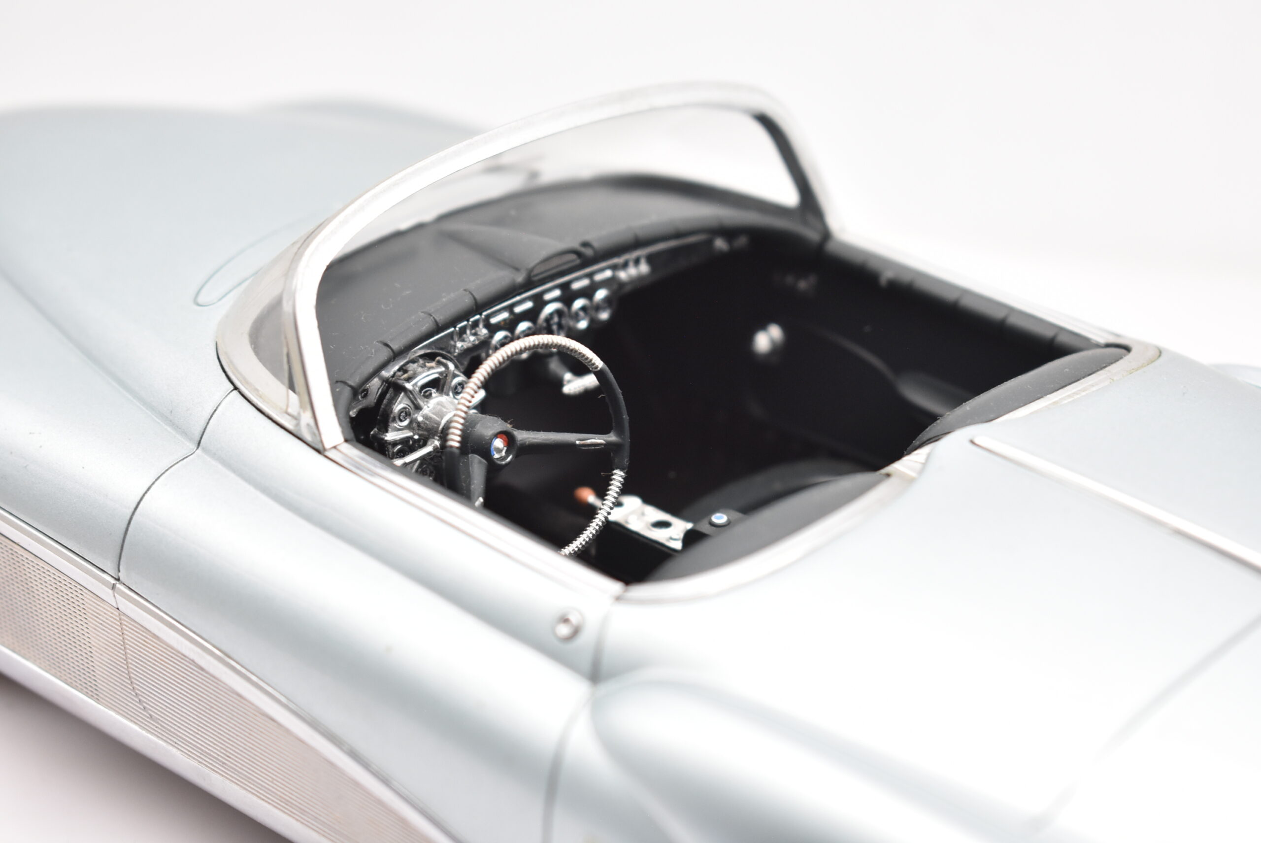 Modellino auto scala 1:18 buick le sabre concept minichamps modellismo da collezione - Image 4