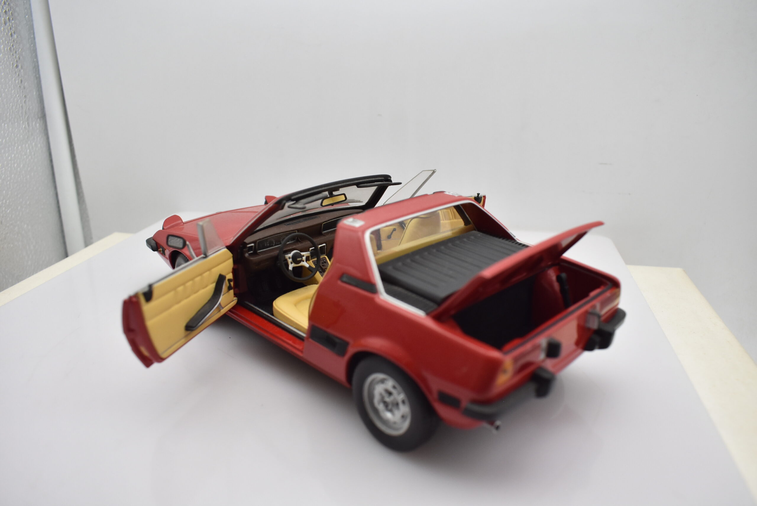 Modellino auto scala 1:18 fiat X 1/9 minichamps diecast modellismo da collezione - Image 4