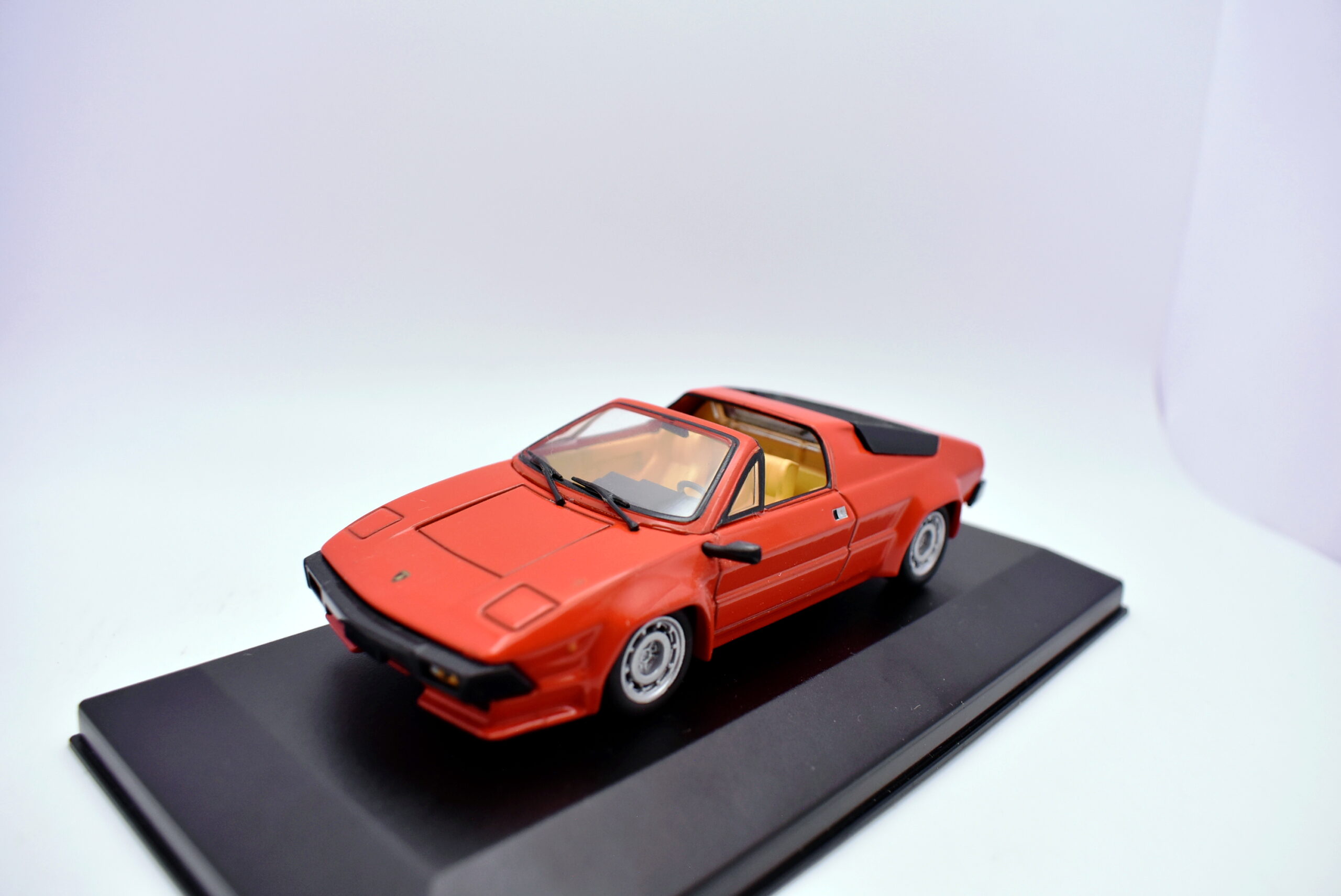 Modellino auto scala 1:43 lamborghini jalpa p 350 ixo diecast modellismo statico - Image 2